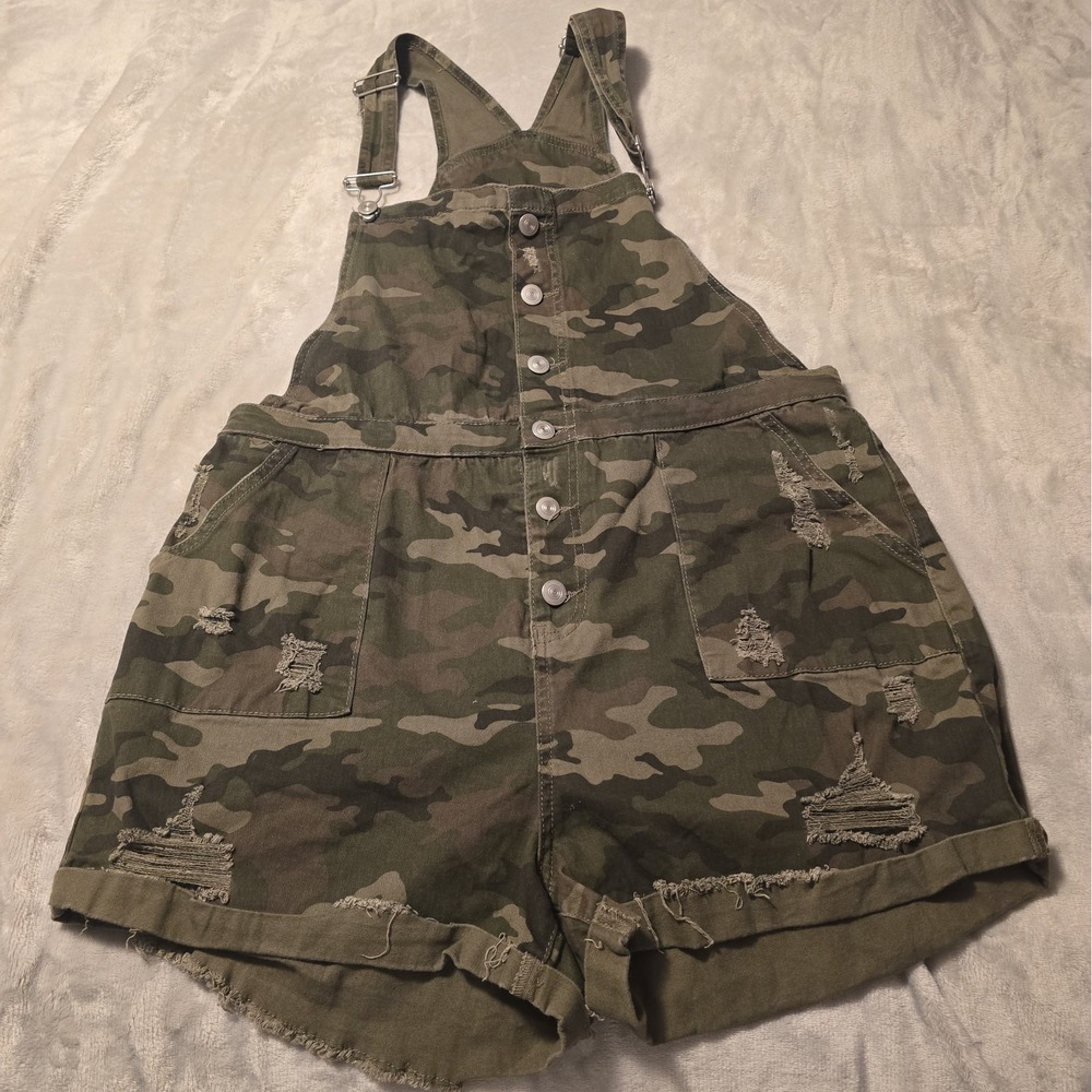 Women's Juniors Camo Overall Shorts